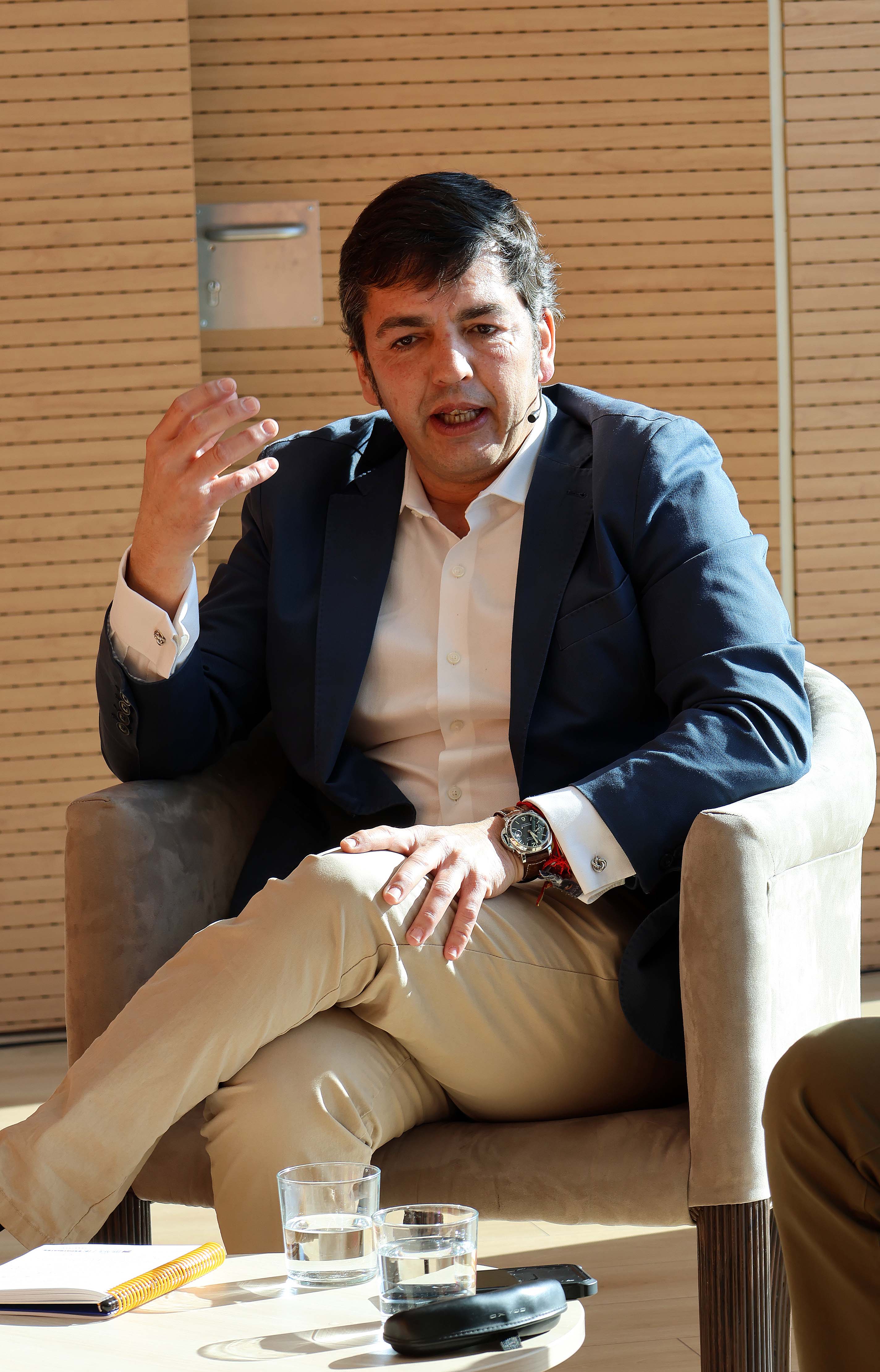 SUR in English real estate and property investment forum in Estepona, in pictures