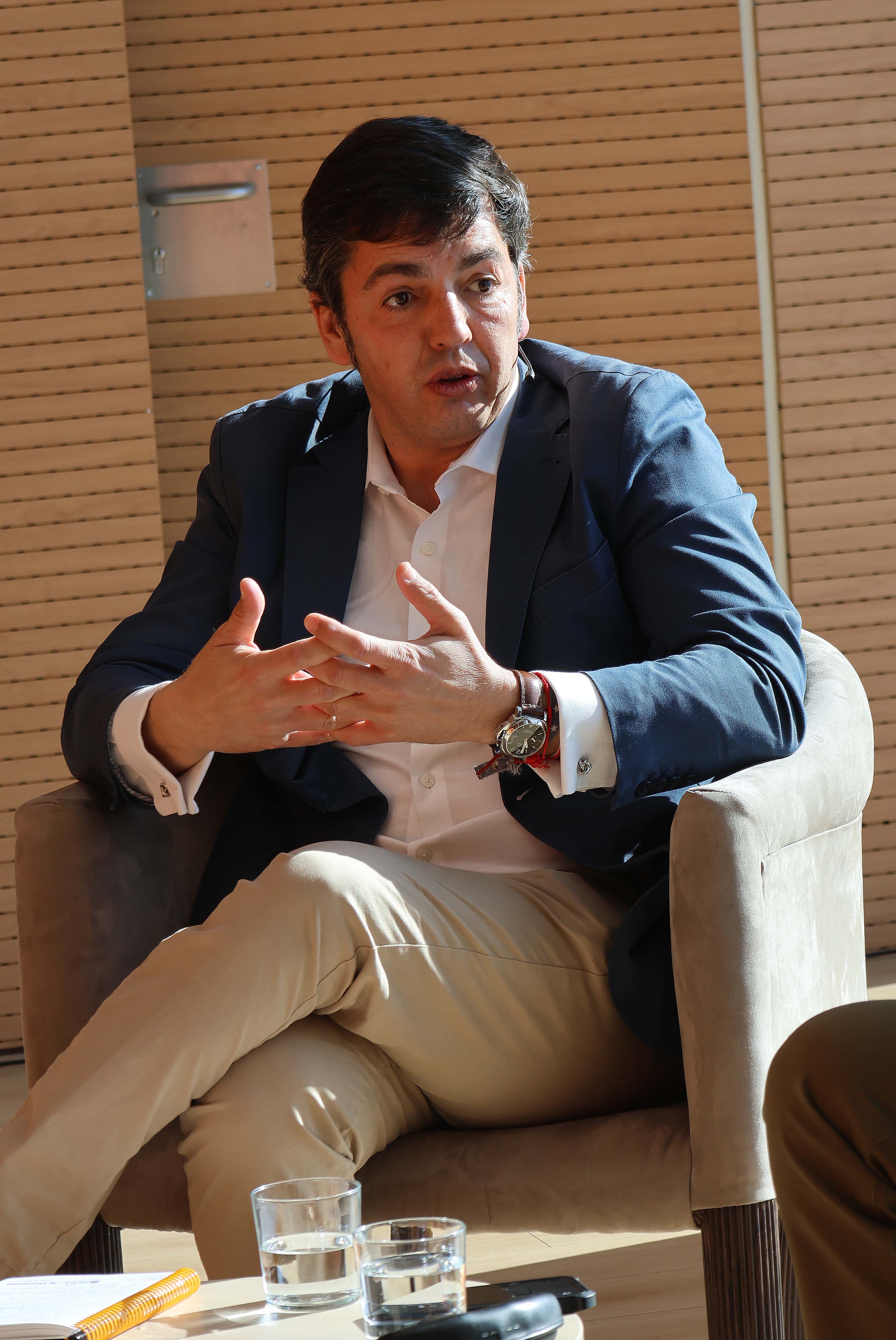 SUR in English real estate and property investment forum in Estepona, in pictures