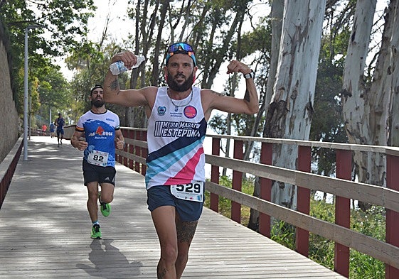 Runners during last year's half marathon in Estepona.