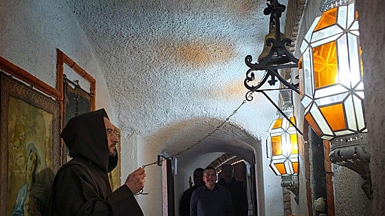 Granada's guardians of the dead