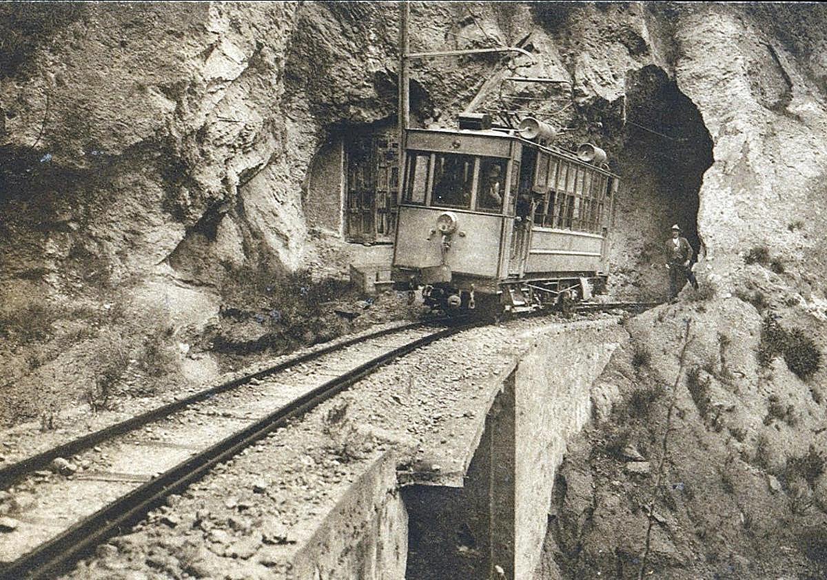 Imagen principal - Granada's Sierra Nevada tramway would have been 100 years old this month