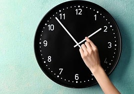 Do I have to set the clocks an hour forward or back when they change this weekend?