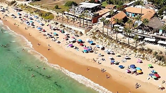 The Cadiz beach that transports you to Puerto Rico