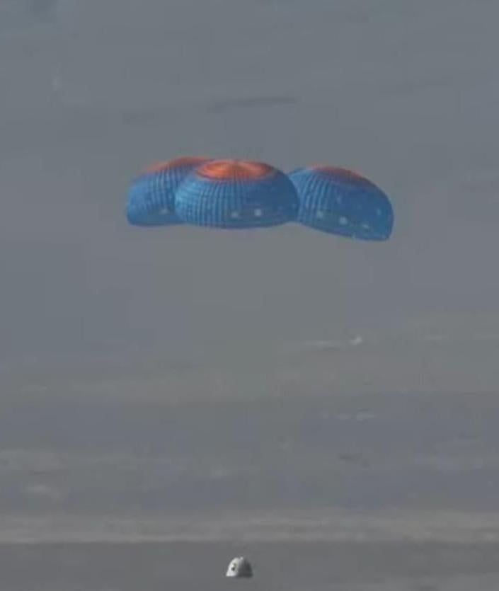 Imagen secundaria 2 - Spanish daredevil TV presenter upon returning from space: &#039;How lucky we are to have this planet&#039;