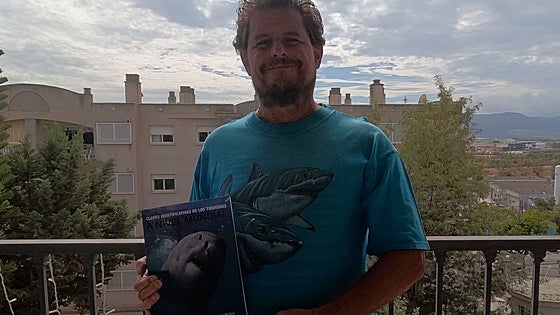 The 'Jacques Cousteau' of the Costa del Sol who aims to combat widespread fear of sharks
