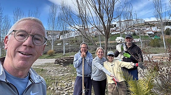 Volunteers in Ronda band together to help restore neglected park back to its prime