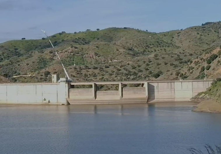 Video showing work on the Casasola dam.