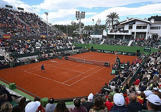 Panoramic view of the Manolo Santana court in Puente Romano, during the Spain-Romania 2022 qualifier.
