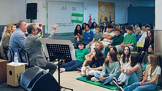 Pupils quiz Mijas councillor at Ark Christian School Andalusian breakfast