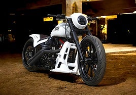 Stormtrooper - the Star Wars commemorative Harley-Davidson designed by Lord Drake Kustoms.