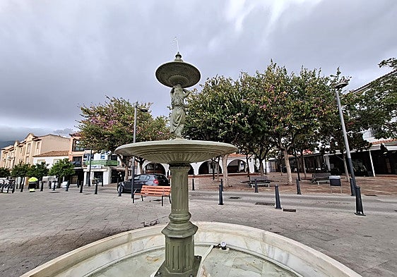 The ongoing story of the iconic fountain in a Benalmádena church square