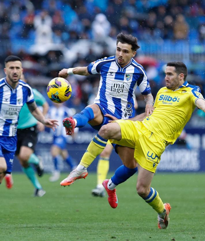 Imagen secundaria 2 - Late double ensures nightmare finish for Malaga CF