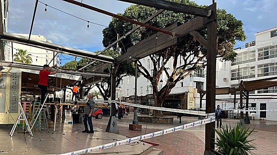 Sudden strong gust of wind causes widespread damage to Costa del Sol town