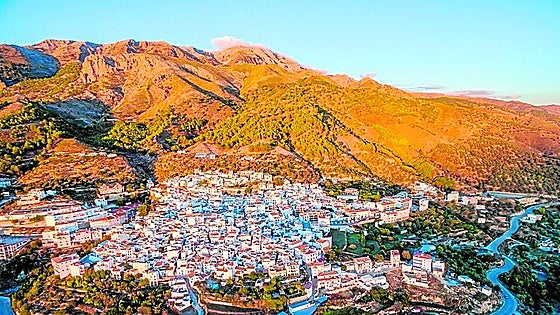 Malaga village fights depopulation with cash bonus for new parents