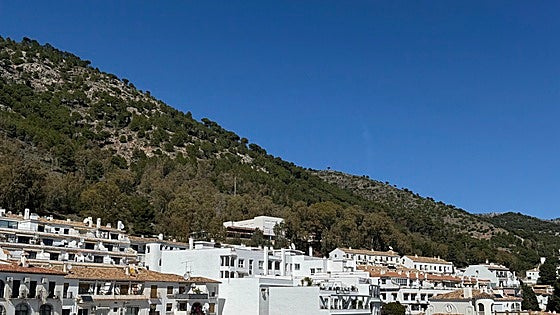 Mijas town hall reminds residents of responsibility to maintain the town's unique appearance