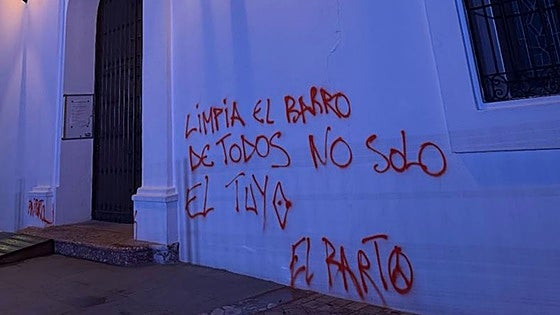 Man caught red-handed while spraying graffiti in Nerja town centre