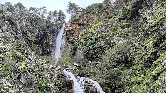 A short hiking route to one of the most spectacular waterfalls in Malaga province
