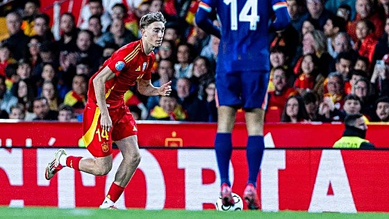 Local boy Dean Huijsen in the thick of it as Spain progress to Nations League semi-finals
