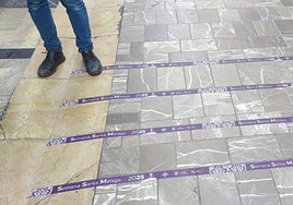 Test carried out by the city council to avoid the slippery effect of the anti-wax liquid.