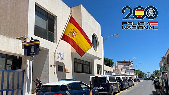 Civil servant and his partner arrested for defrauding foreigners seeking to obtain residency on Costa del Sol