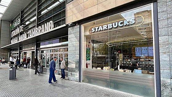 Starbucks opens new coffee shop at major transport hub on the Costa