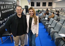 Sandra López and Cesar Alonso Bellido, during one of the staff selection days.