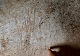One of the marks made by hand in the Cueva del Tesoro, more than 40,000 years ago.