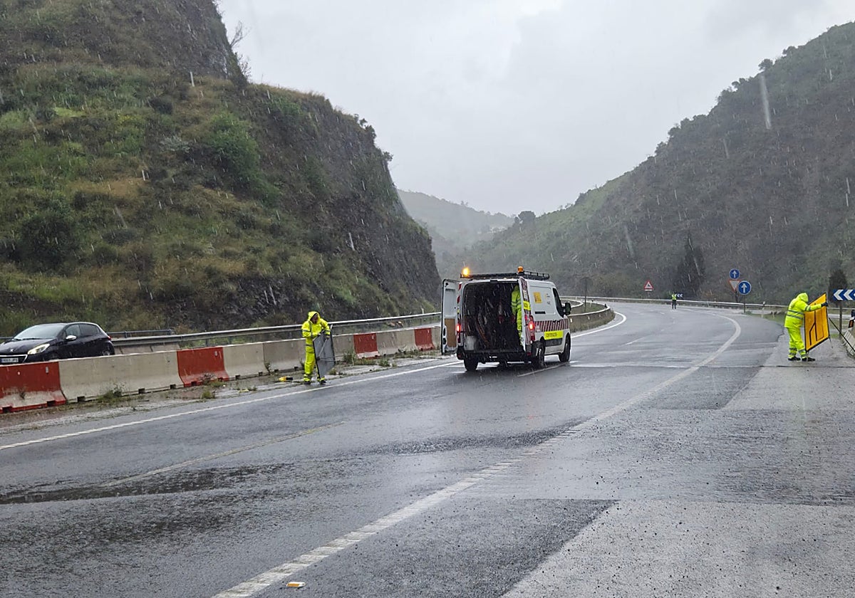 Re-establishment of traffic on the A-45 after the recent road works.