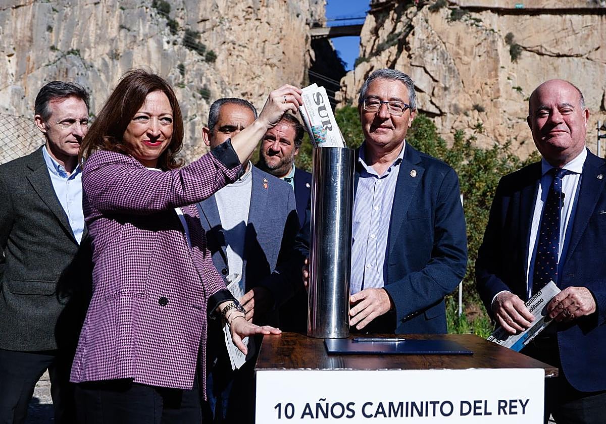 Officials buried a time capsule at the celebration that included a SUR newspaper.