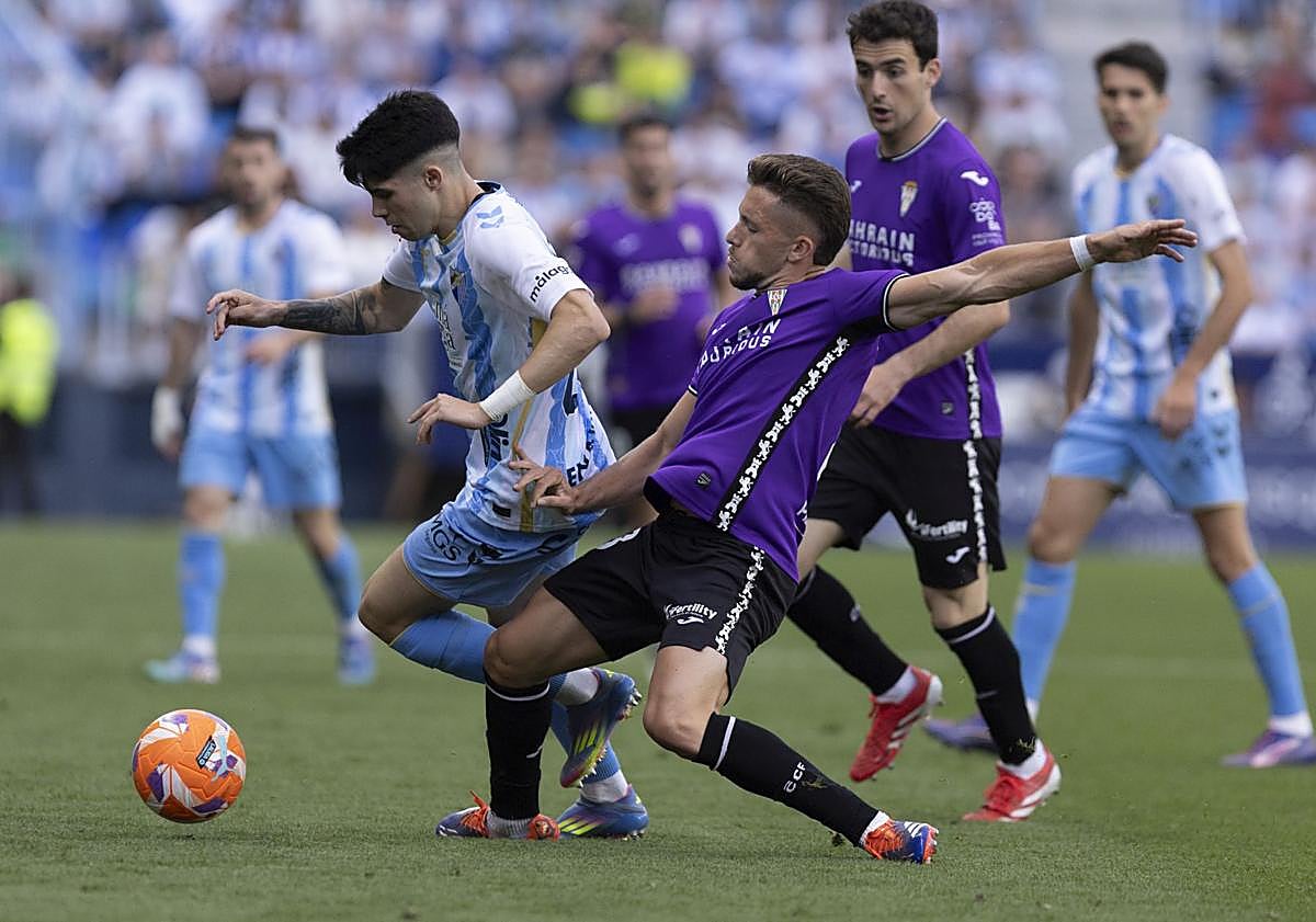 Imagen principal - Painful defeat sees Malaga CF plunge into relegation trouble