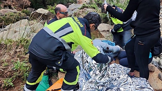 Hiker rescued by helicopter after falling down waterfall in Malaga national park