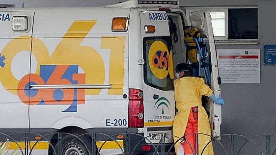One man dead and another injured in collision between motorbike and car on Costa del Sol