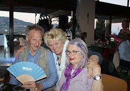 Founder Fabienne Paques (c) at the fundraising event in Mijas.
