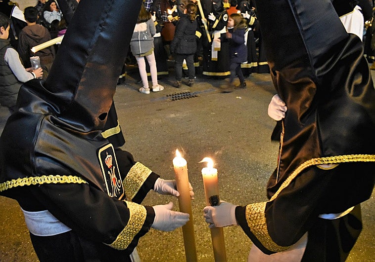 GPS tracking, fire extinguishers and defibrilators: the safety measures being taken for Holy Week processions in Costa del Sol town