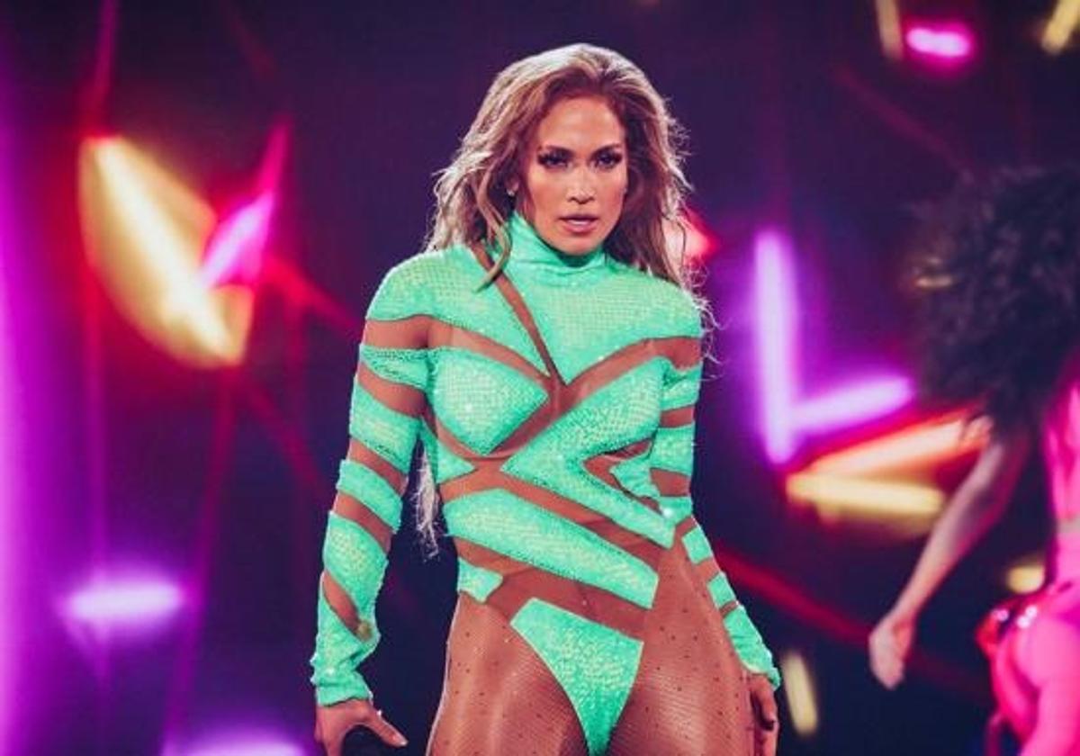 When will tickets for the Jennifer Lopez concert in Malaga go on sale?