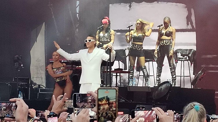 British pop icon Robbie Williams christens cruise ship with spectacular concert in Malaga