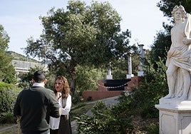 Councillors visit the Retamar rustic park.
