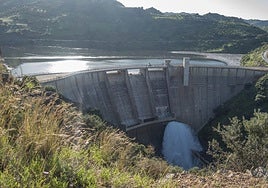 Discharge of water at the Casasola dam.