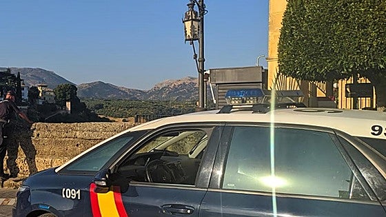 Legionnaire's tip-off thwarts nighttime robbery at supermarket in Ronda