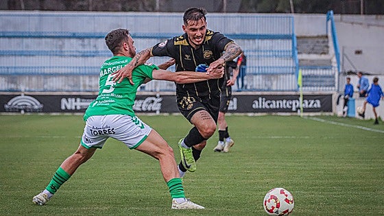 Nine-man Antequera CF back in title race with heroic away win