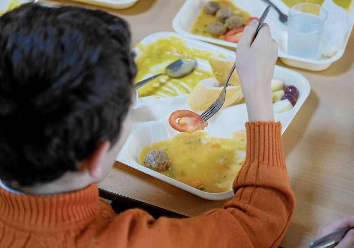 School canteens in Spain must provide fresh fruit and vegetables every day