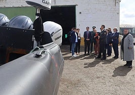 José Antonio Nieto during his visit to the depot.