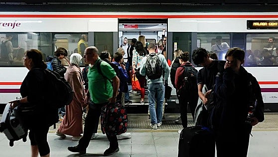 Junta's head seeks central government 'resources' for extension of train line along whole of Costa del Sol
