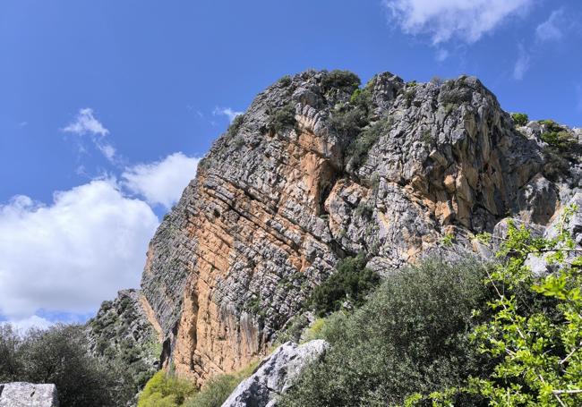 Just one of the spectacular vertical cliffs in this mountain range