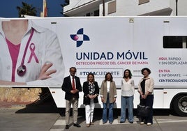 The mobile breast cancer screening unit this Thursday in Cómpeta.