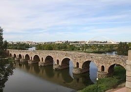 Puente Romano, the longest surviving Roman bridge in Spain.