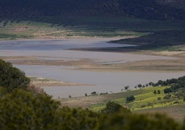 Correcting saline deposits entering Guadalhorce reservoir, one of the projects declared to be of general interest.