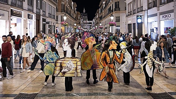 Culture vultures descend on Malaga city centre to enjoy Noche en Blanco events