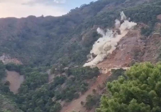 Blasting in the mountain to repair the A-397 road between Ronda and San Pedro Alcántara has already begun.