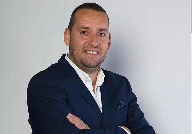 The councillor for Foreign Residents, Tourism and Commerce, Agustín Vargas.